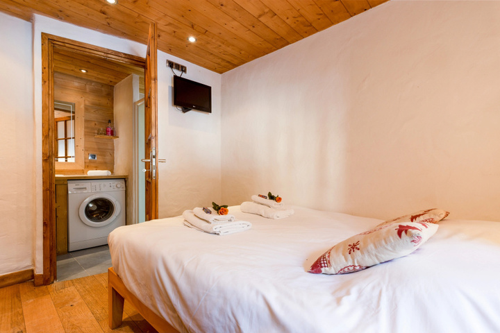 Room 5 of 20