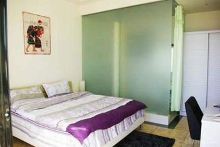 Room 42 of 76