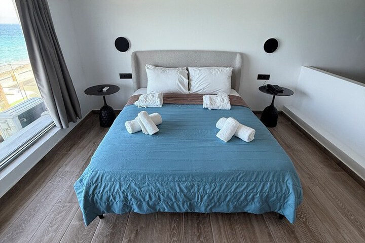 Room 9 of 37