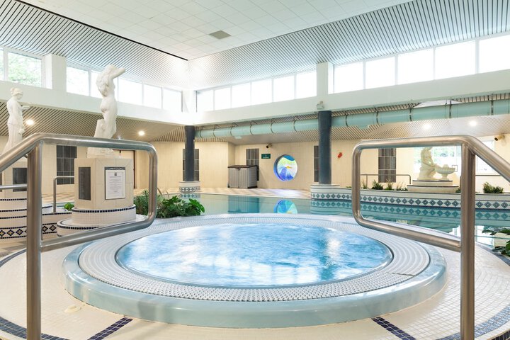 Hotel with Pool
