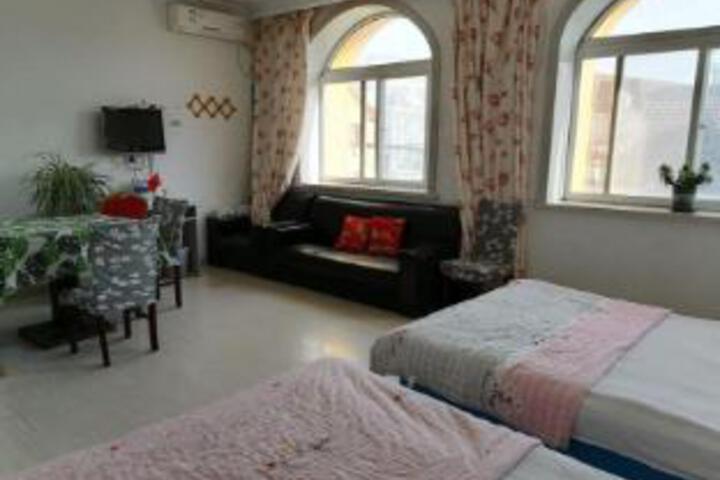 Room 8 of 9