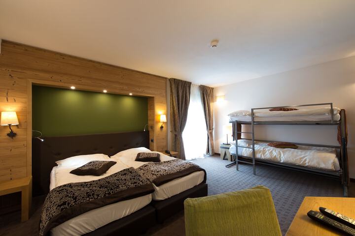 Room 30 of 75