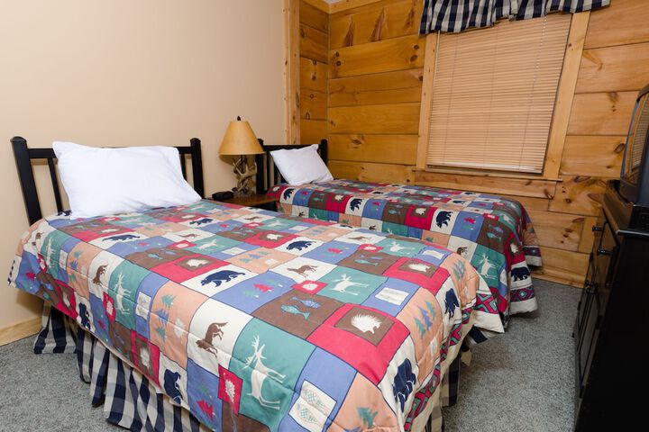 Room 6 of 33