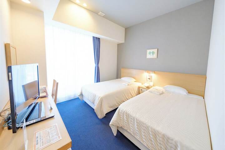 Room 27 of 101