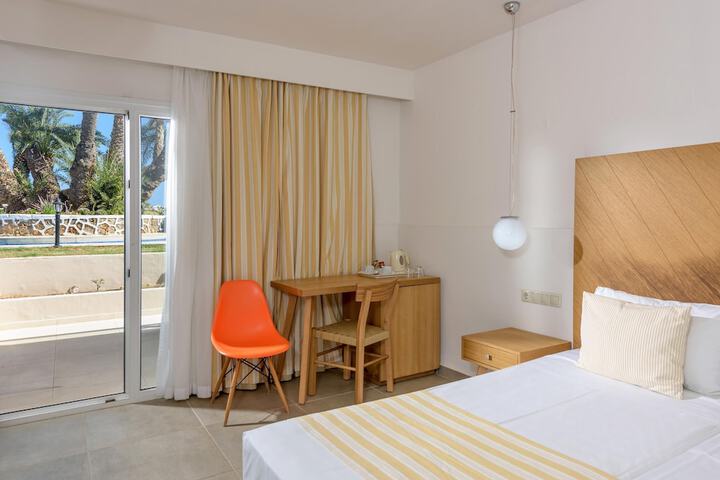 Room 15 of 73
