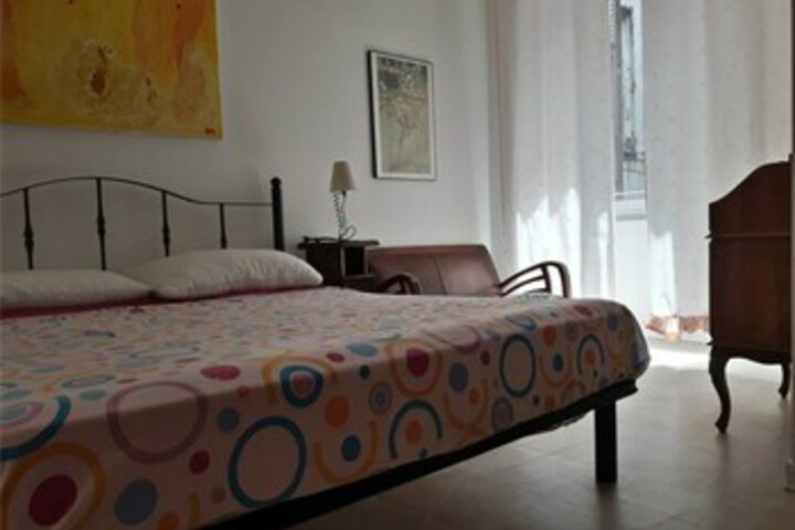 Room 8 of 13