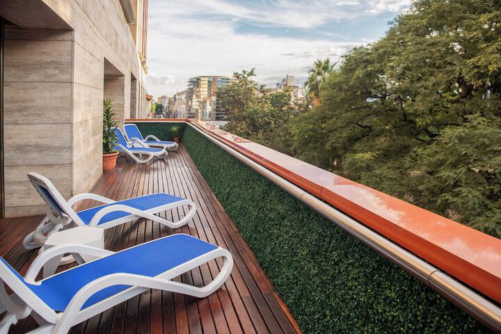 Sundeck 72 of 77
