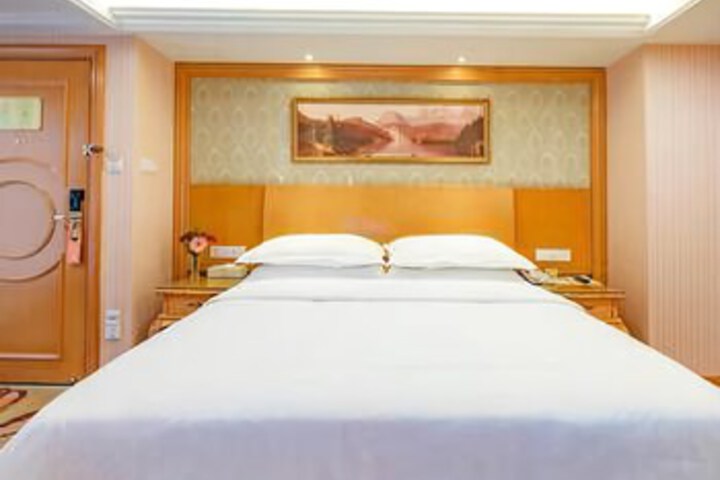 Room 17 of 22