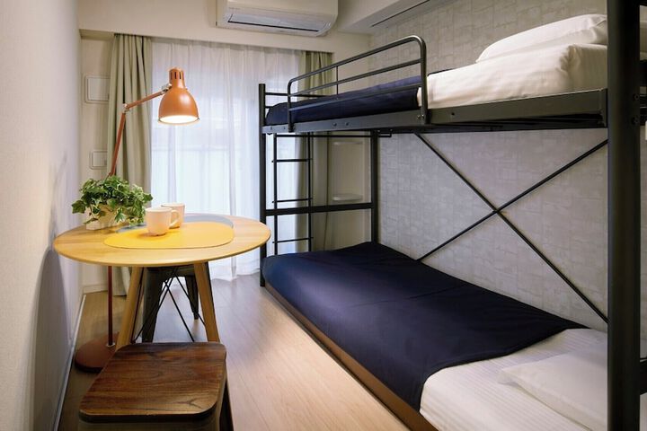 Room 8 of 27