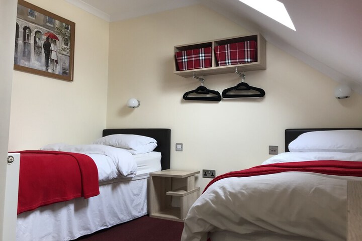 Room 10 of 66