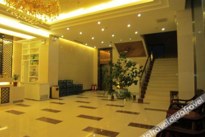 Hotel Interior 10 of 14