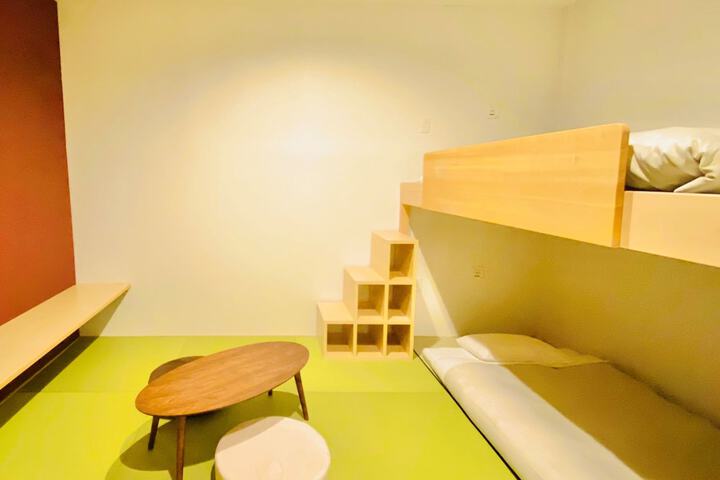 Room 11 of 24