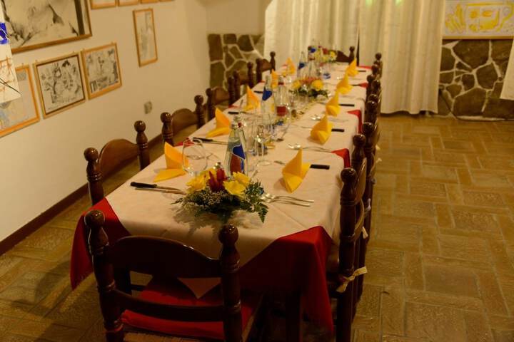 Dining 4 of 20