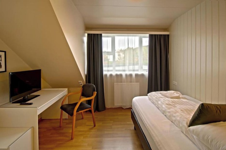 Room 10 of 123