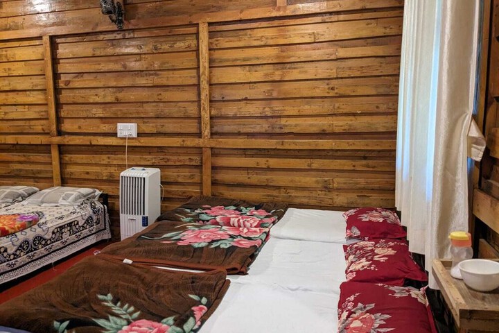 Room 4 of 38