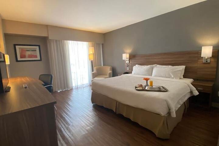 Room 10 of 75