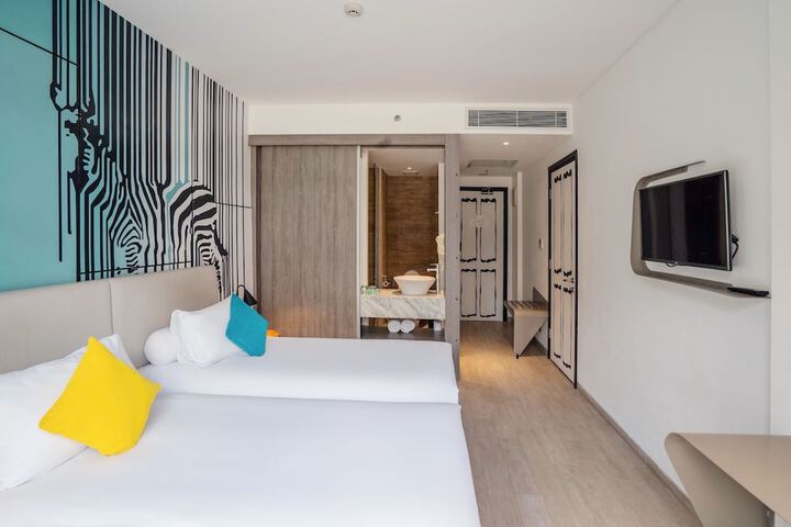 Room 18 of 60