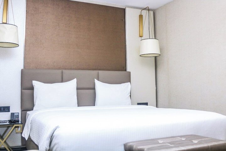 Room 5 of 26
