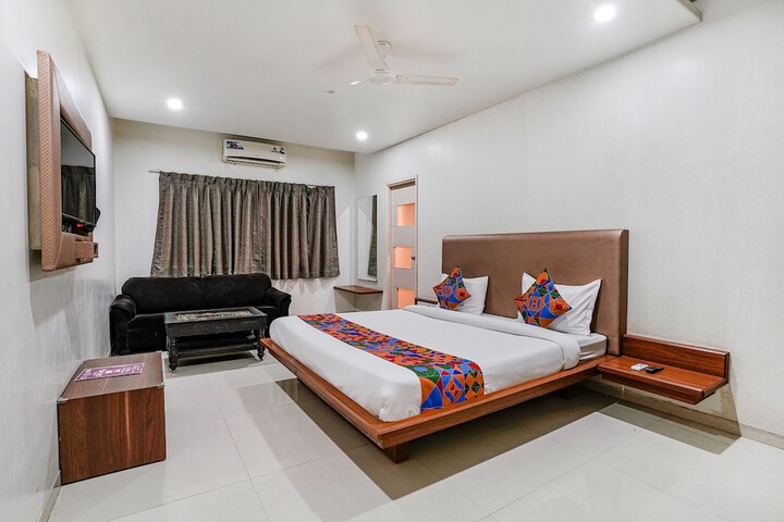 Room 19 of 34