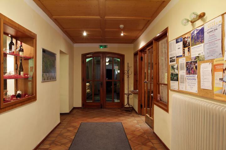 Hotel 2 of 61