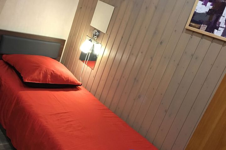 Room 11 of 17