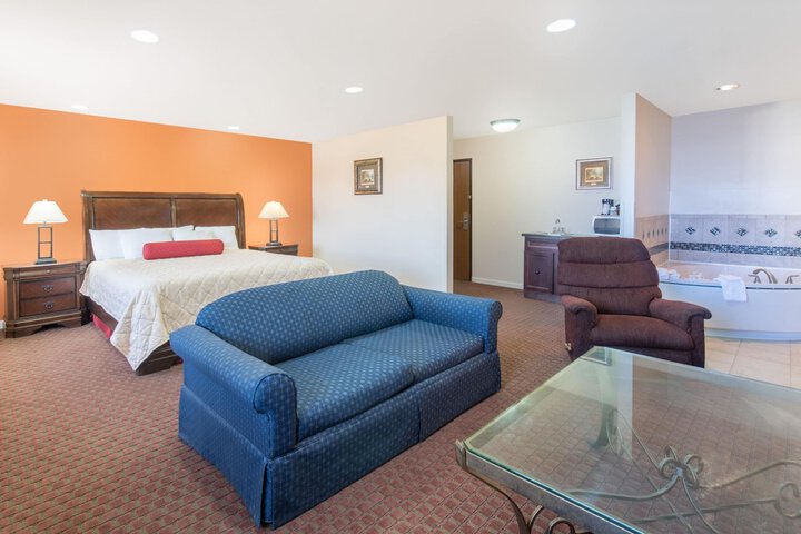 Room 8 of 24