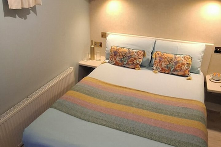 Room 28 of 70
