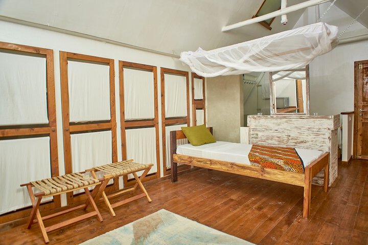 Room 57 of 195