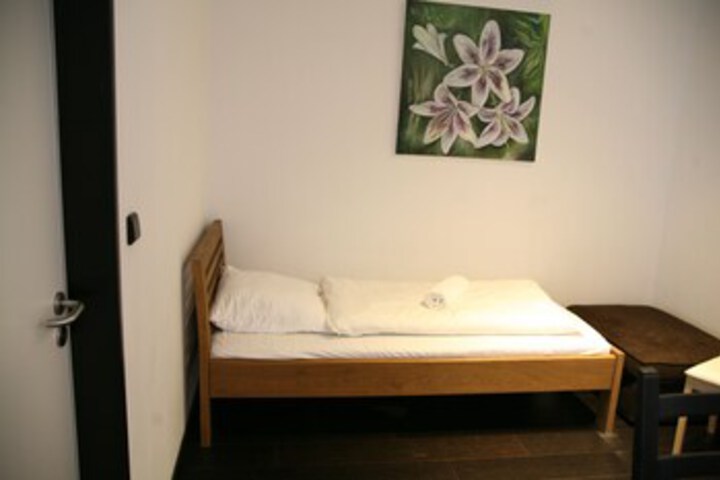 Room 238 of 275