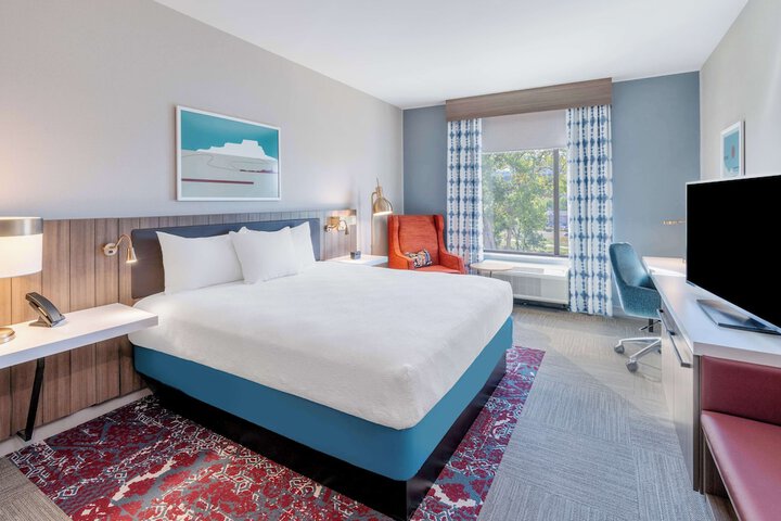 Room 5 of 32