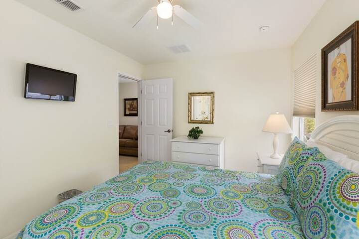 Room 6 of 35
