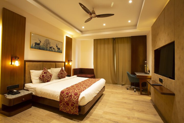Room 27 of 196