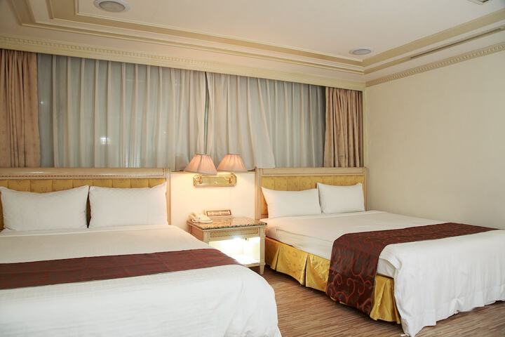 Room 9 of 35