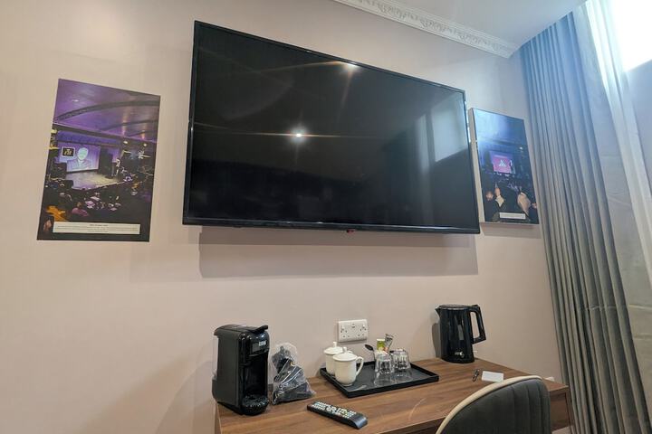 Room 96 of 117