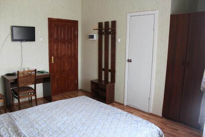 Room 10 of 34