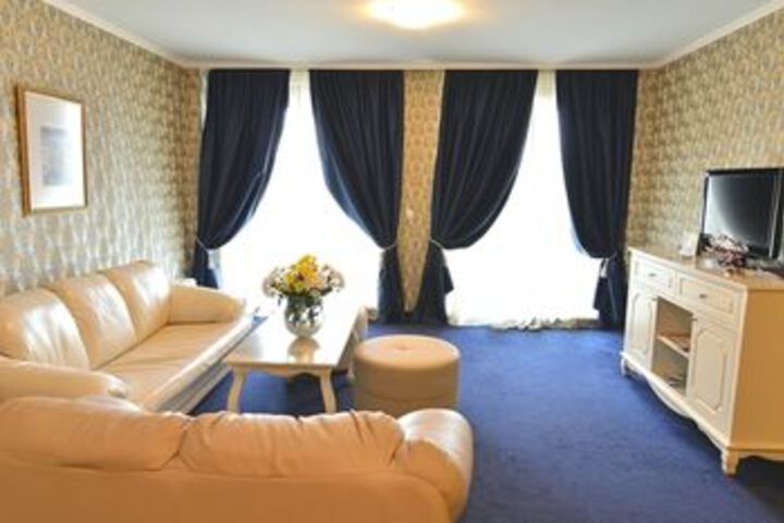 Room 41 of 48