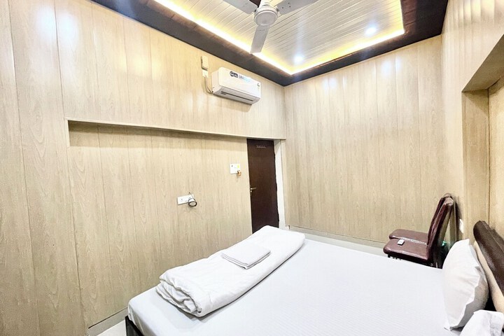 Room 16 of 39