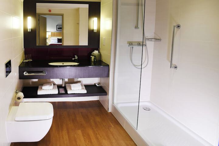 Room 4 of 38