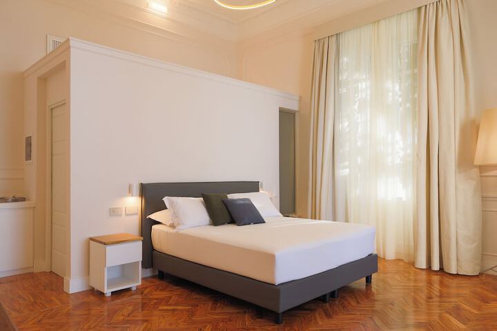 Room 10 of 129