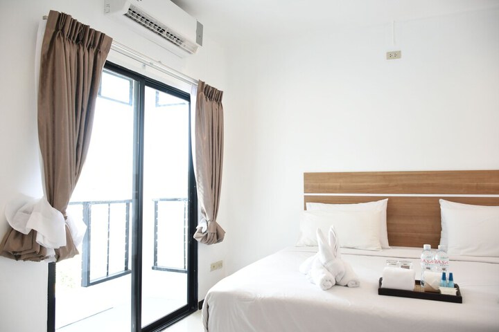 Room 4 of 51