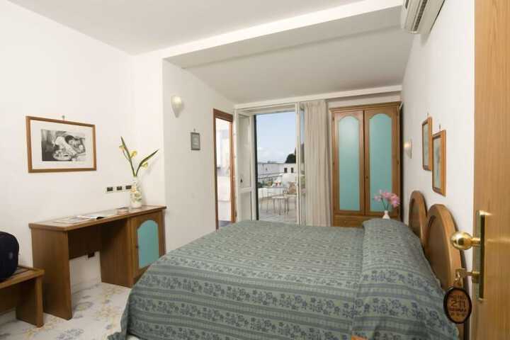Room 5 of 31