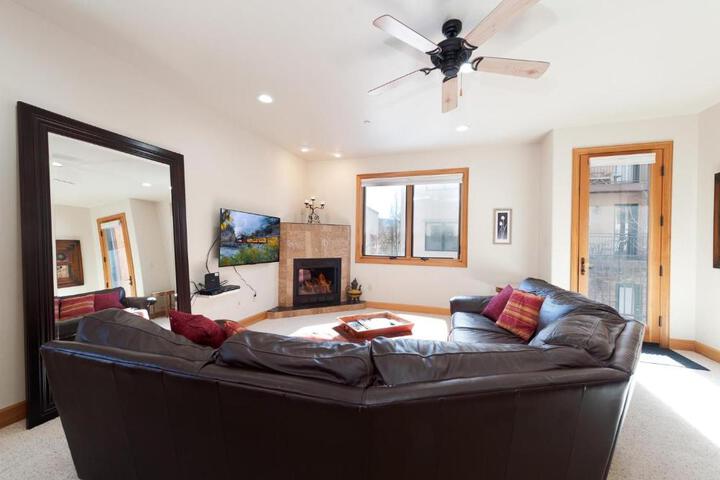 Image of Crimson Cliffs Unit 55