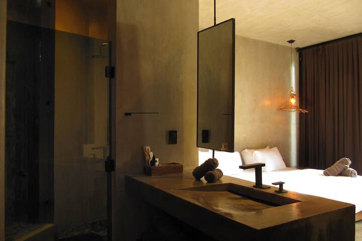 Room 30 of 60