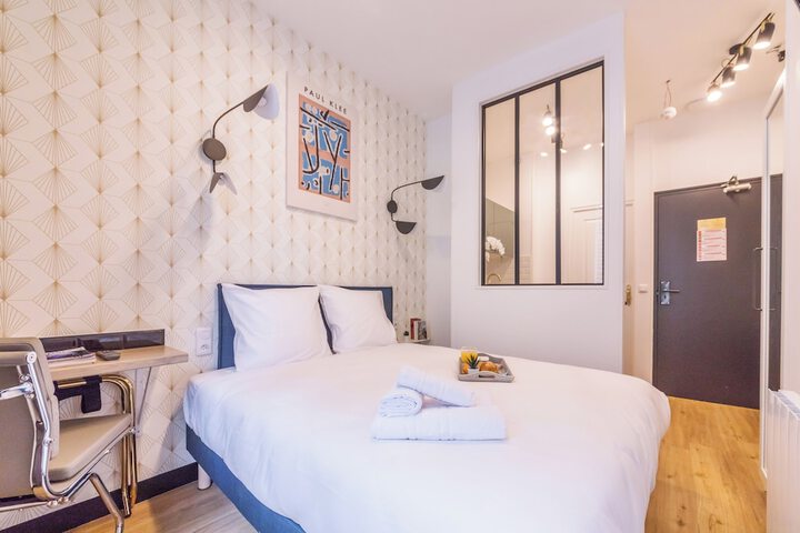 Room 44 of 171