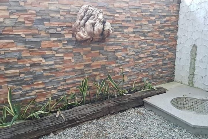 Property Grounds 34 of 41