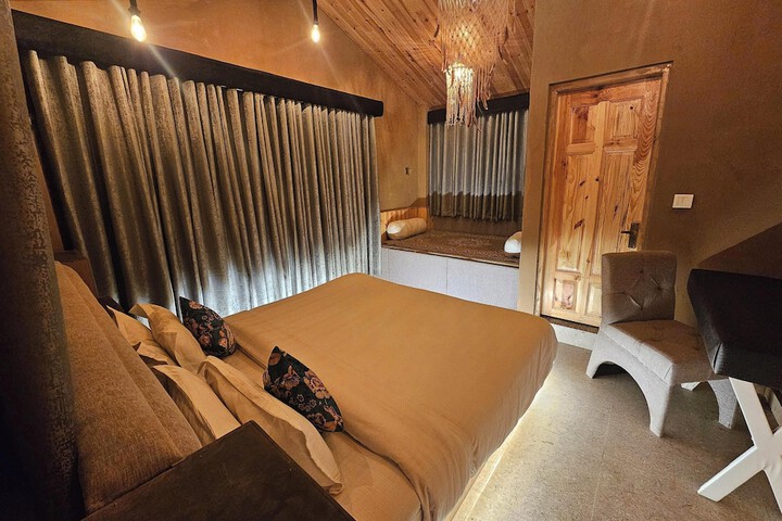 Room 3 of 6
