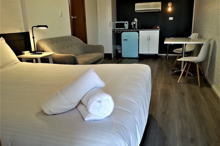 Room 17 of 35