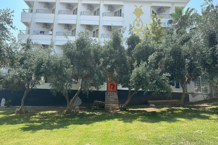 Hotel 79 of 93