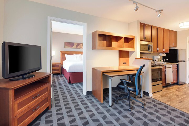 Room 8 of 36