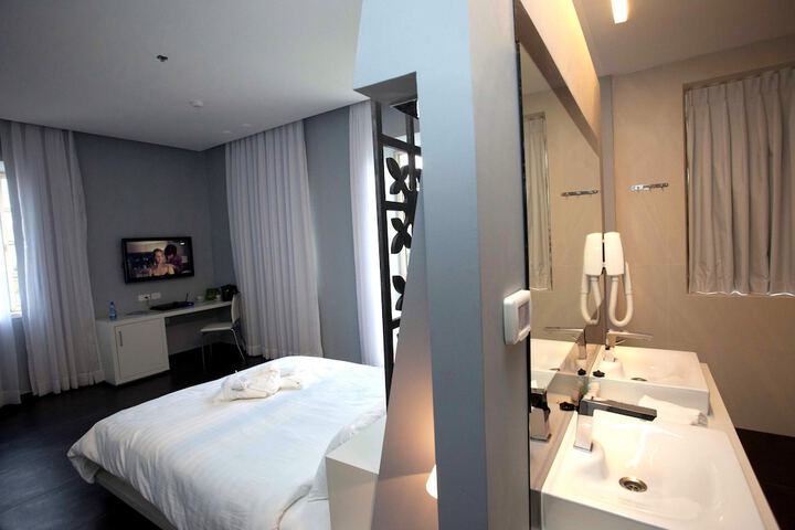 Room 30 of 67